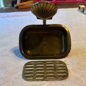 Elegant Brass Shell Soap Dish Holder